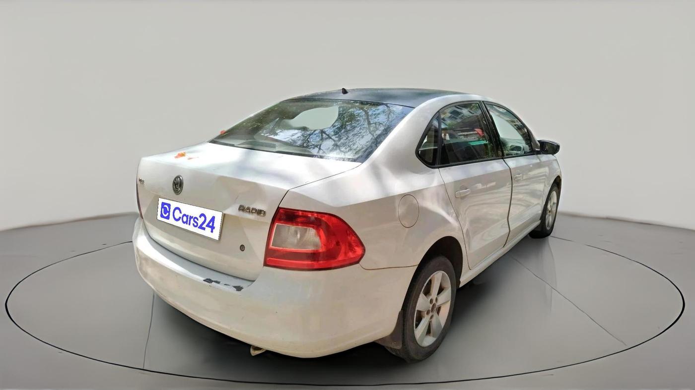 2015 Skoda Rapid AMBITION 1.6 MPI MT PLUS, Petrol, Manual, 49,224 km, exterior