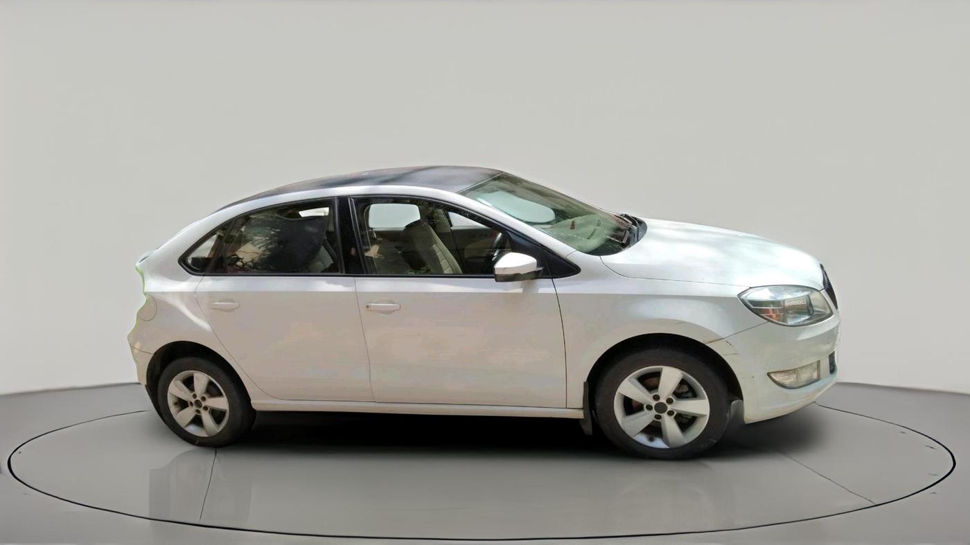 2015 Skoda Rapid AMBITION 1.6 MPI MT PLUS, Petrol, Manual, 49,224 km, exterior