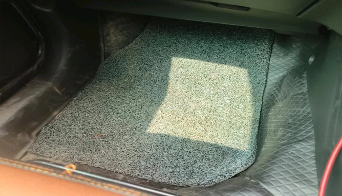 2018 Honda WR-V 1.5L I-DTEC VX MT, Diesel, Manual, 1,10,742 km, interior