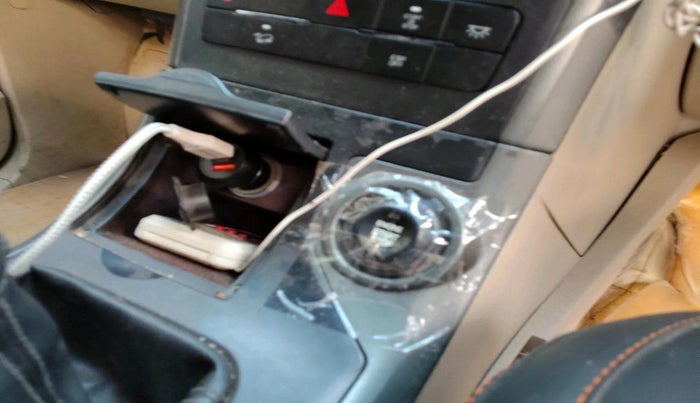 2016 Mahindra XUV500 W10, Diesel, Manual, 73,214 km, interior