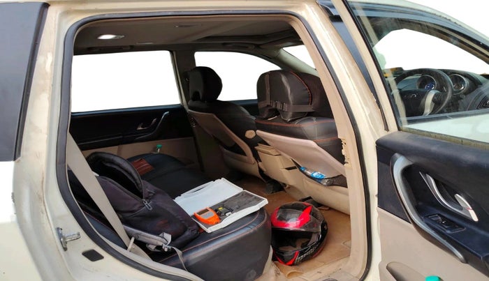 2016 Mahindra XUV500 W10, Diesel, Manual, 73,214 km, interior