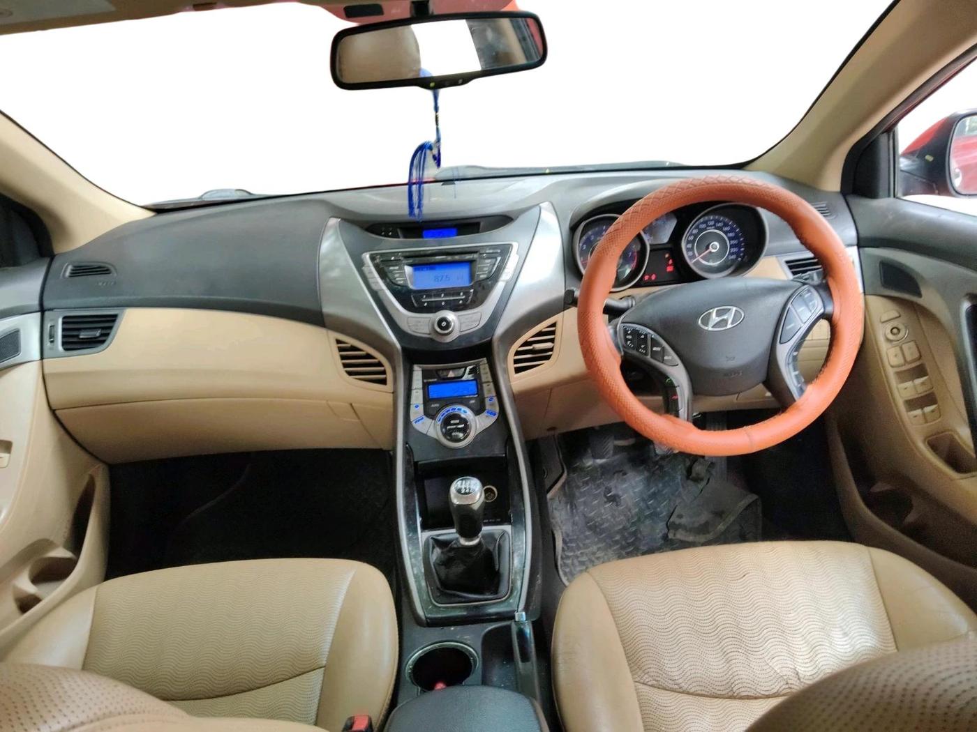 2013 Hyundai New Elantra 1.8 SX MT VTVT, Petrol, Manual, 84,857 km, interior