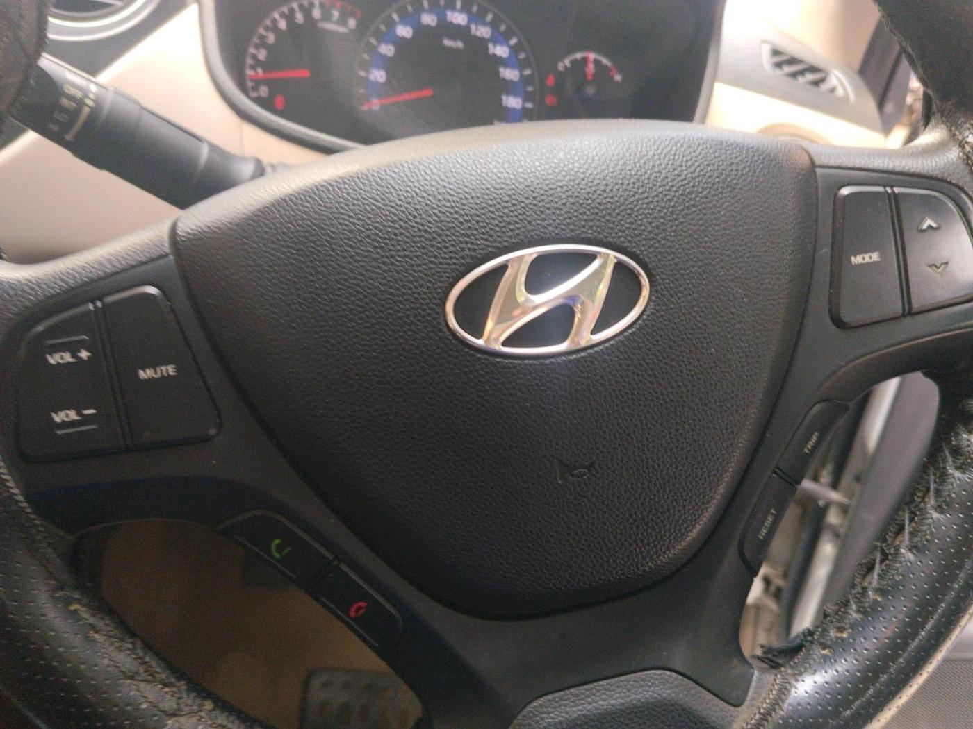 2014 Hyundai Xcent S 1.2, Petrol, Manual, 50,929 km, interior