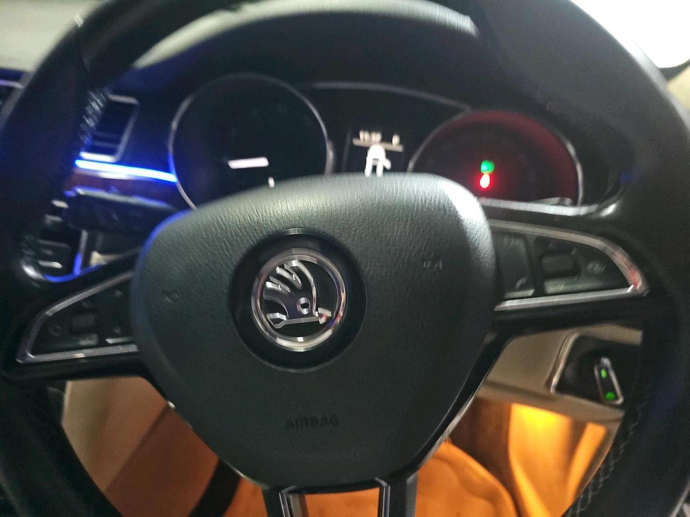 2015 Skoda Superb ELEGANCE 1.8 TSI AT, Petrol, Automatic, 93,138 km, interior