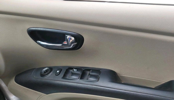 2012 Hyundai i10 MAGNA 1.2, Petrol, Manual, 38,522 km, interior