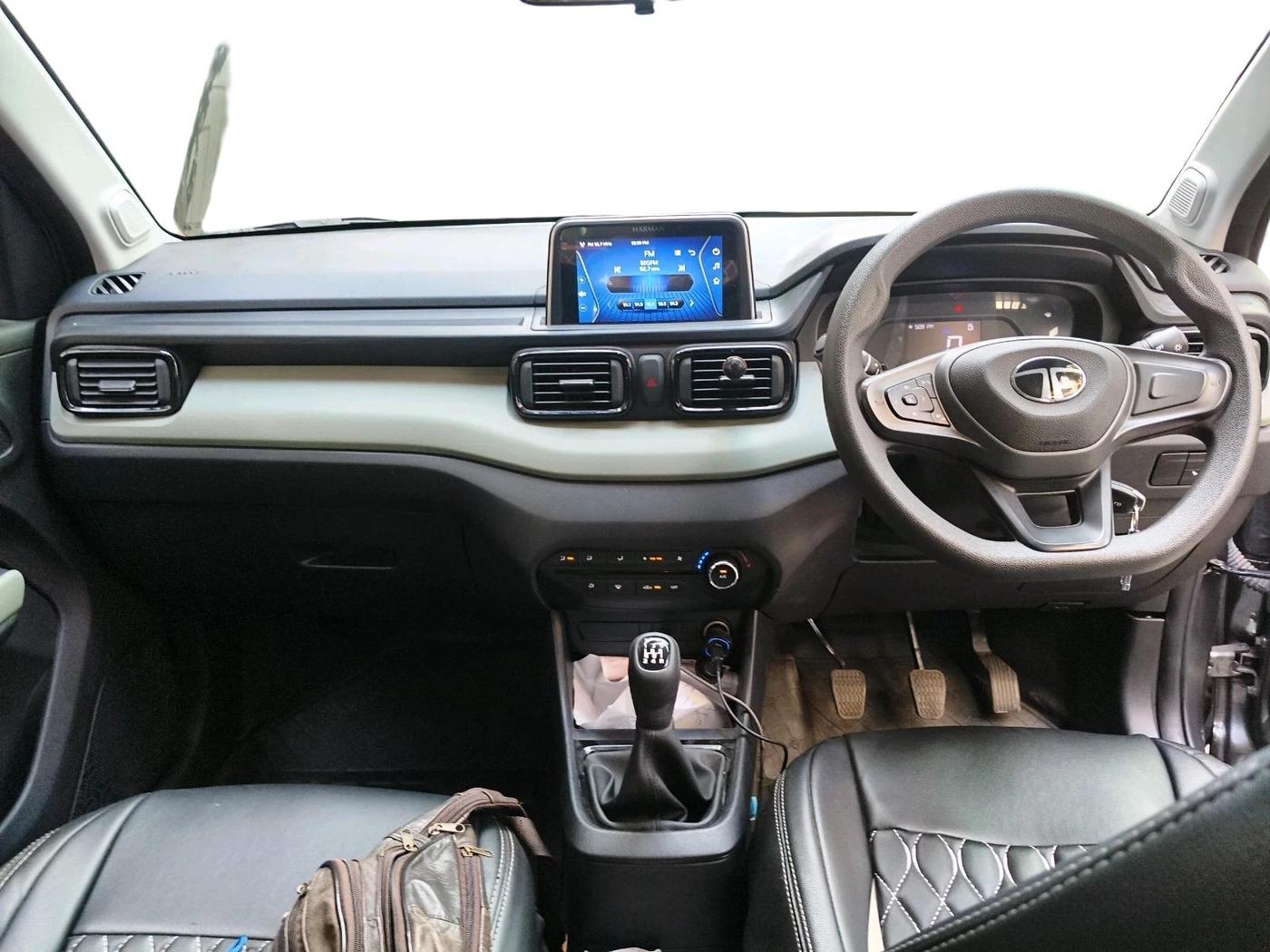 2024 Tata PUNCH ADVENTURE RHYTHM PACK MT, Petrol, Manual, 8,306 km, interior