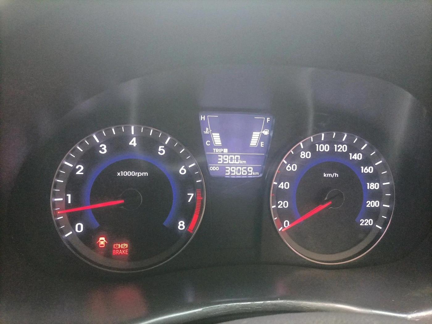 2014 Hyundai Verna FLUIDIC 1.6 VTVT SX, Petrol, Manual, 39,069 km, interior