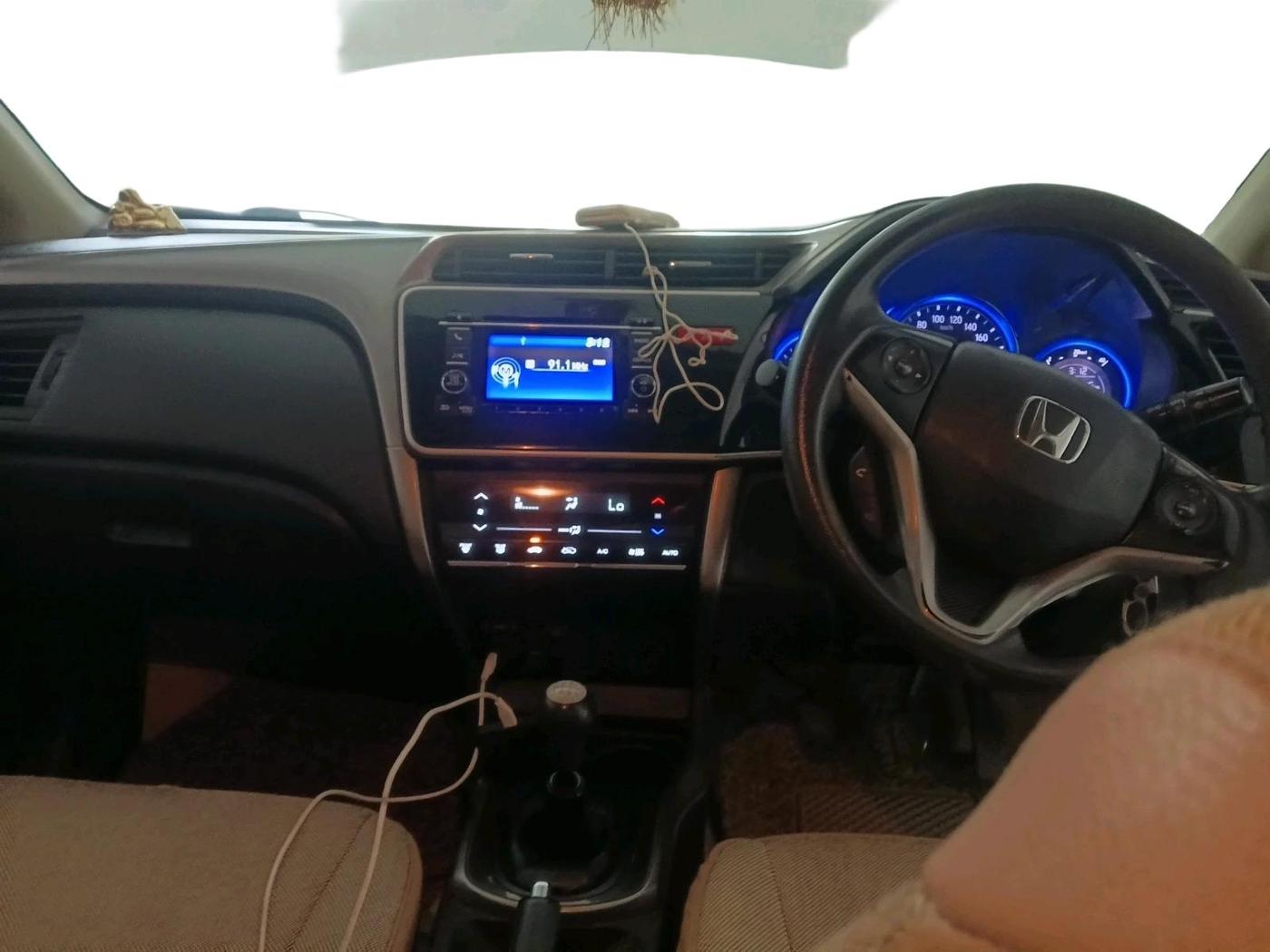 2015 Honda City 1.5L I-DTEC V, Diesel, Manual, 1,52,445 km, interior