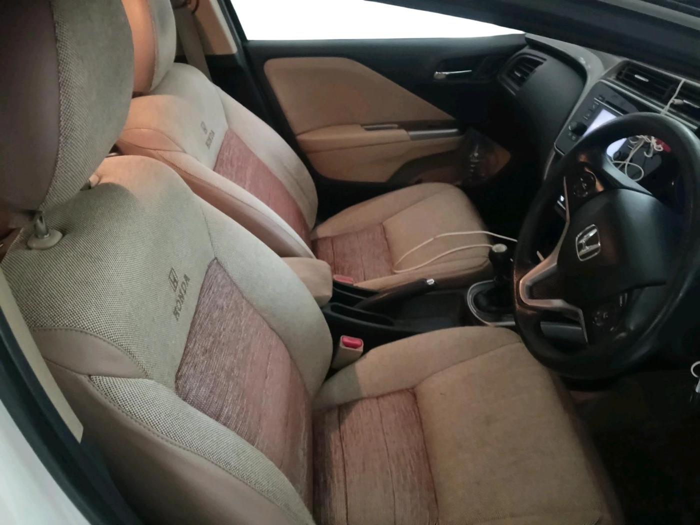 2015 Honda City 1.5L I-DTEC V, Diesel, Manual, 1,52,445 km, interior