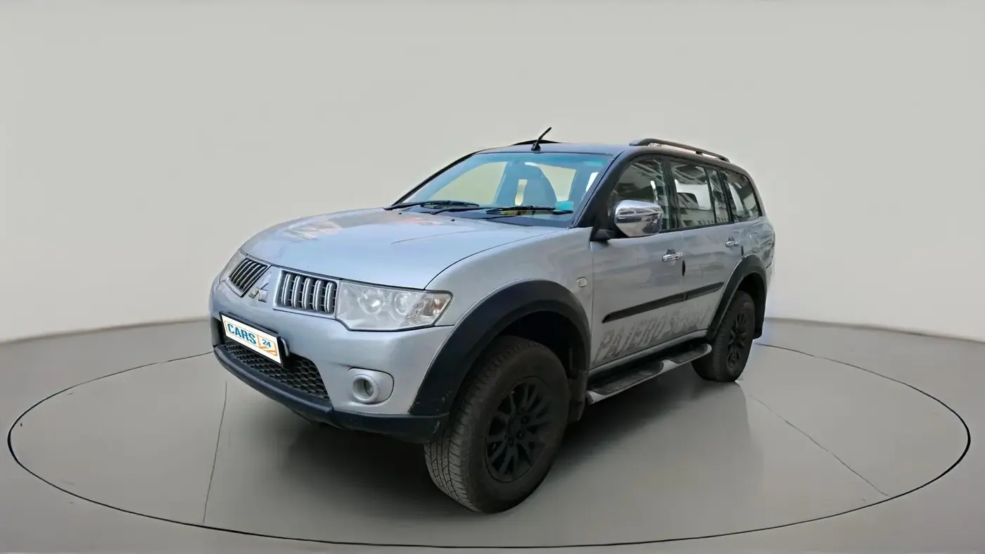 2013 Mitsubishi Pajero Sport 2.5 MT 4X4, Diesel, Manual, 1,21,692 km, exterior