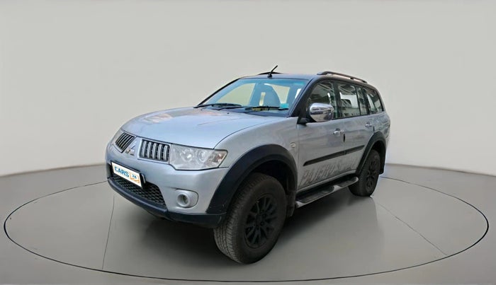 2013 Mitsubishi Pajero Sport 2.5 MT 4X4, Diesel, Manual, 1,21,692 km, exterior