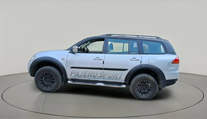 2013 Mitsubishi Pajero Sport 2.5 MT 4X4, Diesel, Manual, 1,21,692 km, exterior