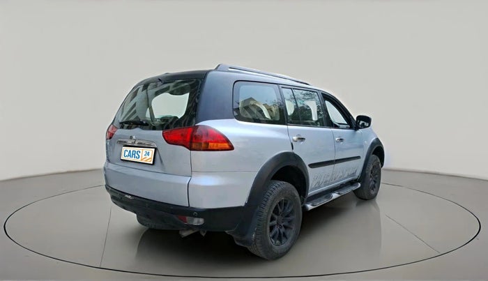 2013 Mitsubishi Pajero Sport 2.5 MT 4X4, Diesel, Manual, 1,21,692 km, exterior