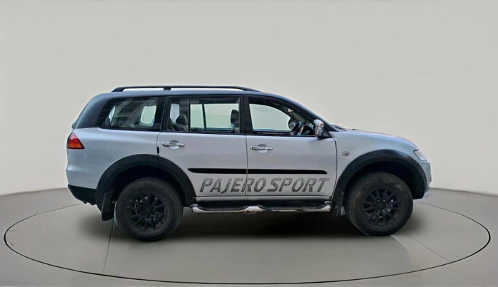 2013 Mitsubishi Pajero Sport 2.5 MT 4X4, Diesel, Manual, 1,21,692 km, exterior