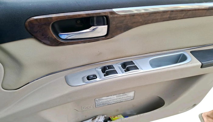 2013 Mitsubishi Pajero Sport 2.5 MT 4X4, Diesel, Manual, 1,21,692 km, interior