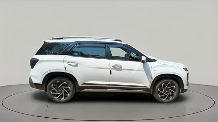 2025 Hyundai ALCAZAR Signature 6 STR 1.5 Turbo GDi Petrol DCT, Petrol, Automatic, 8,353 km, exterior