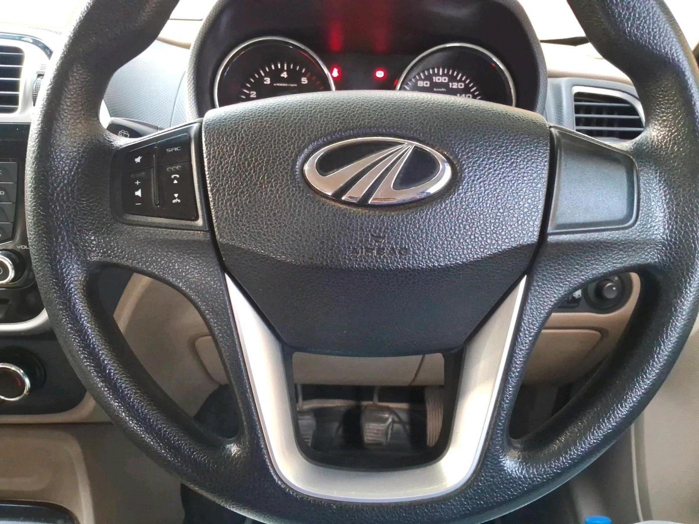 2016 Mahindra TUV300 T8, Diesel, Manual, 61,982 km, interior