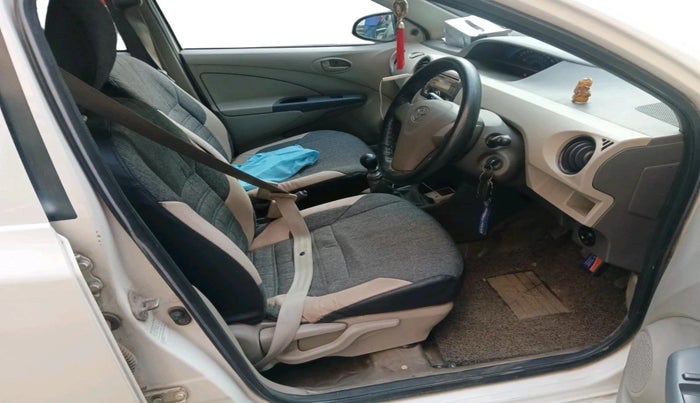 2013 Toyota Etios Liva GD, Diesel, Manual, 70,341 km, interior