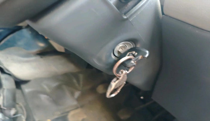 2013 Maruti Eeco 5 STR WITH A/C+HTR, CNG, Manual, 30,657 km, interior