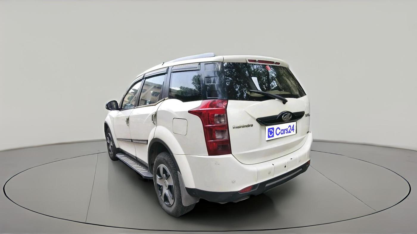 2016 Mahindra XUV500 W6, Diesel, Manual, 67,909 km, exterior