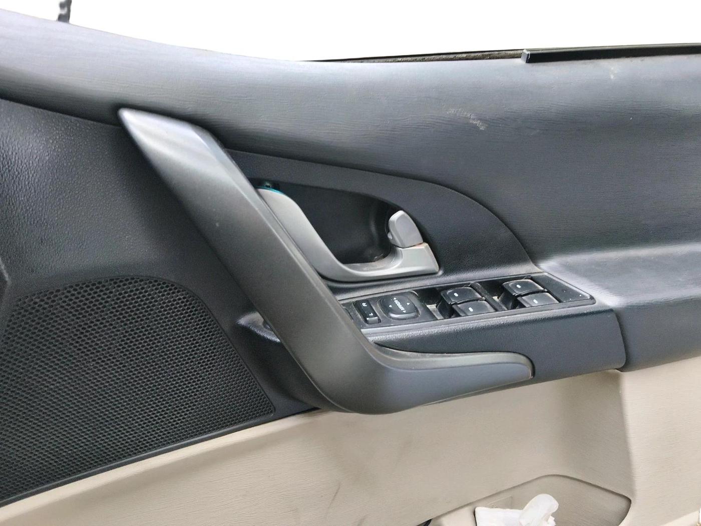 2016 Mahindra XUV500 W6, Diesel, Manual, 67,909 km, interior