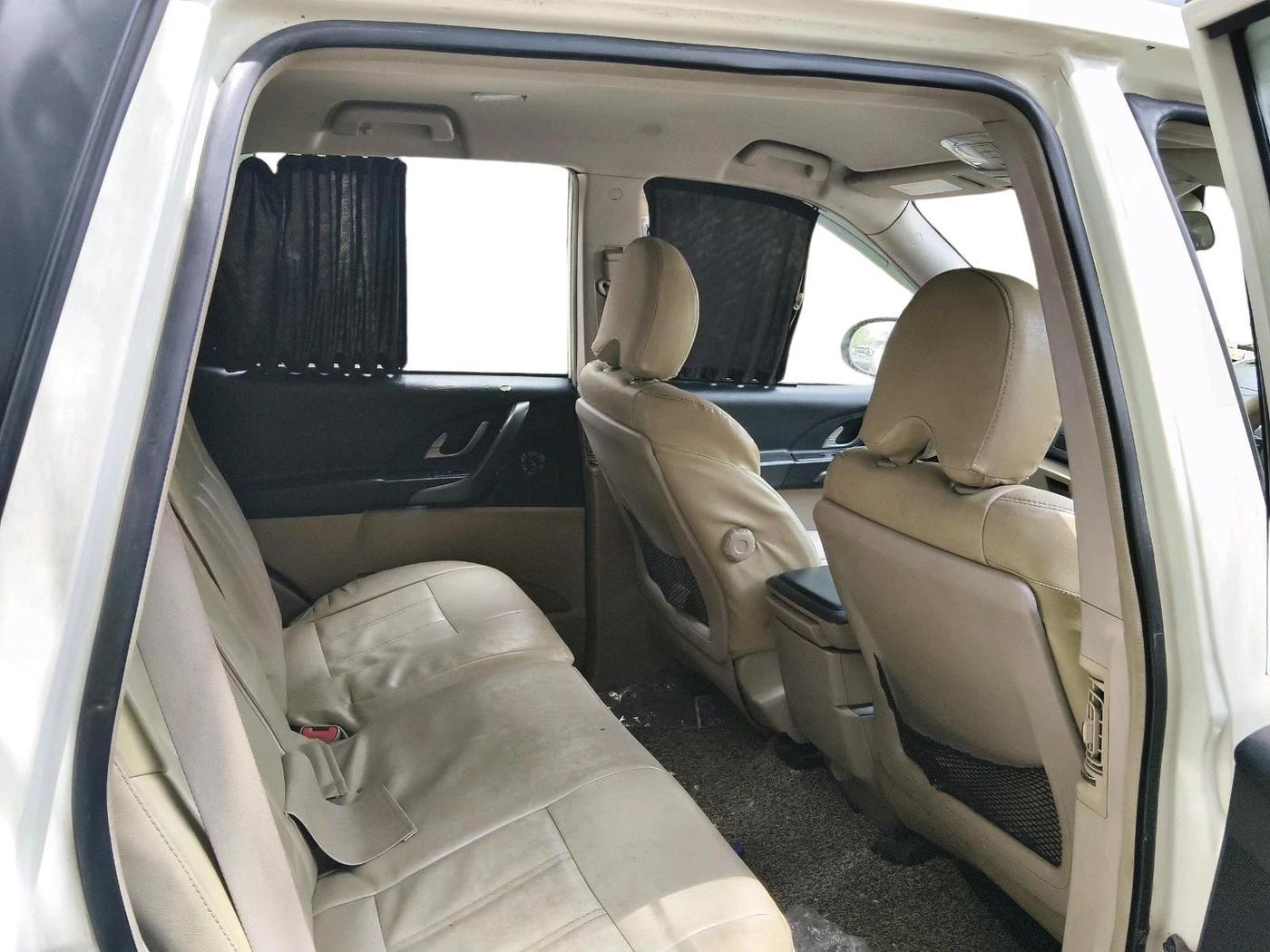 2016 Mahindra XUV500 W6, Diesel, Manual, 67,909 km, interior