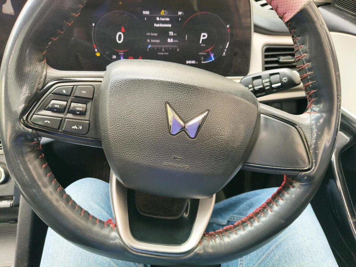 2022 Mahindra XUV700 AX 5 D AT 7 STR, Diesel, Automatic, 84,540 km, interior