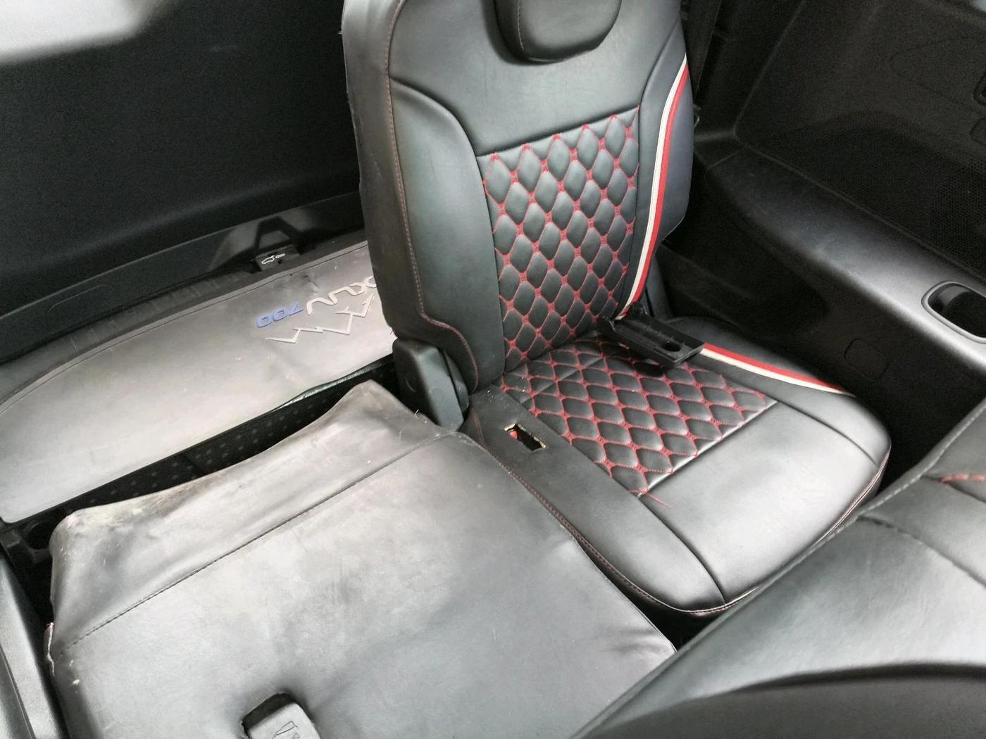 2022 Mahindra XUV700 AX 5 D AT 7 STR, Diesel, Automatic, 84,540 km, interior