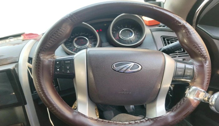 2014 Mahindra XUV500 W6, Diesel, Manual, 1,47,964 km, interior