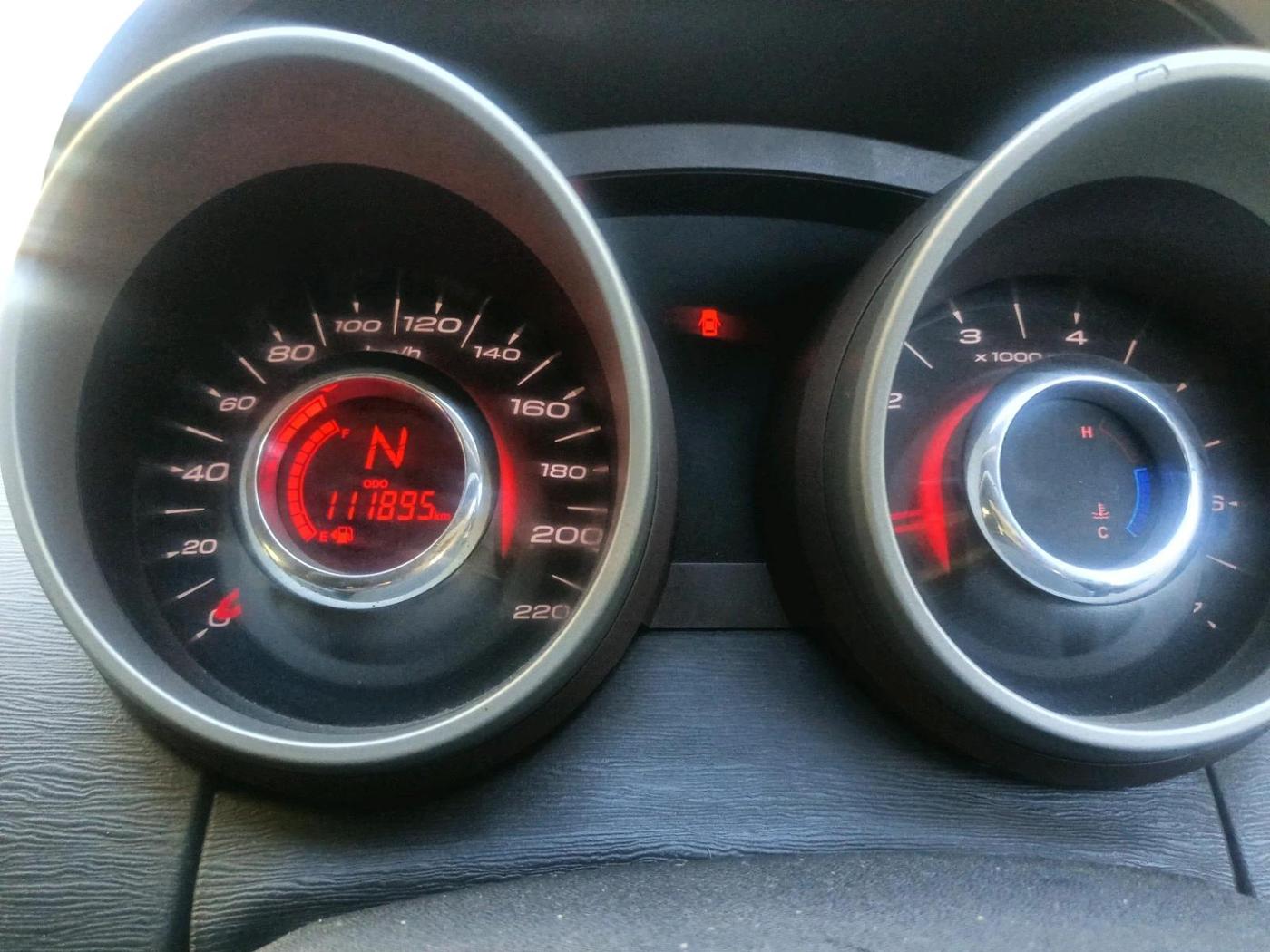 2012 Mahindra XUV500 W8, Diesel, Manual, 1,13,569 km, interior