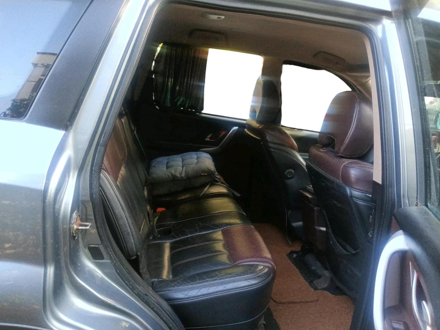 2012 Mahindra XUV500 W8, Diesel, Manual, 1,13,569 km, interior