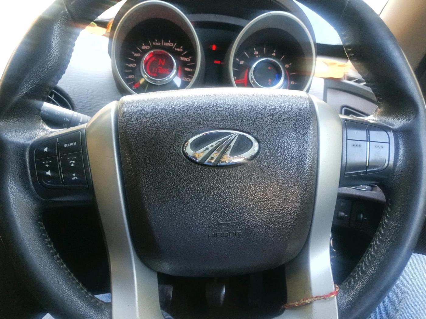 2012 Mahindra XUV500 W8, Diesel, Manual, 1,13,569 km, interior