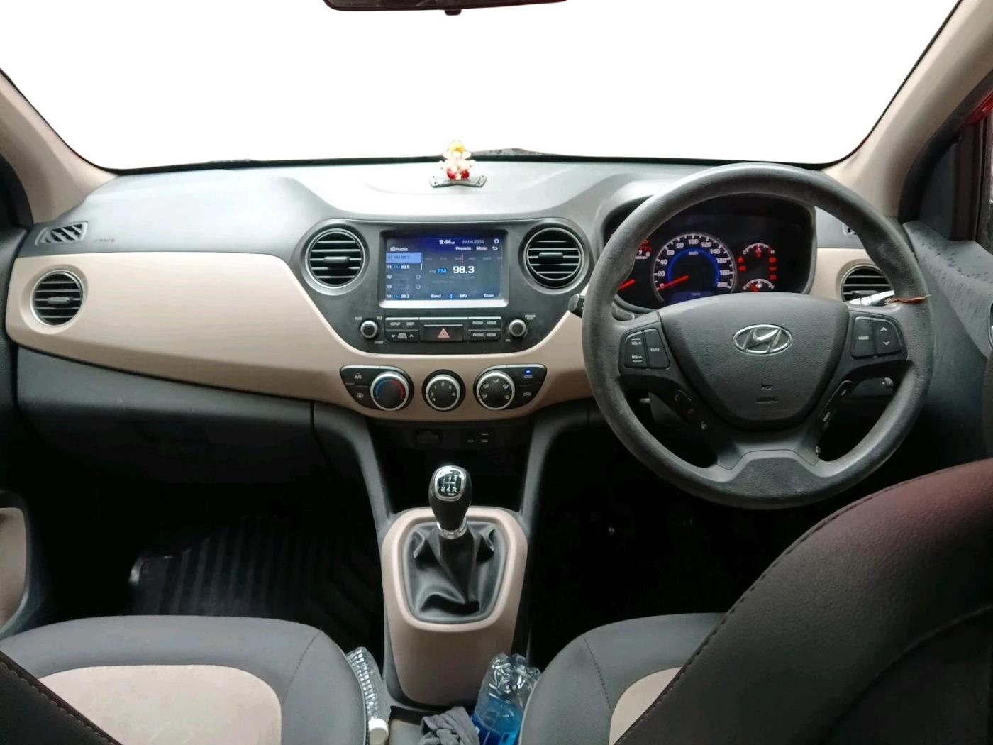2017 Hyundai Grand i10 SPORTZ (O) 1.2 KAPPA VTVT, Petrol, Manual, 56,247 km, interior