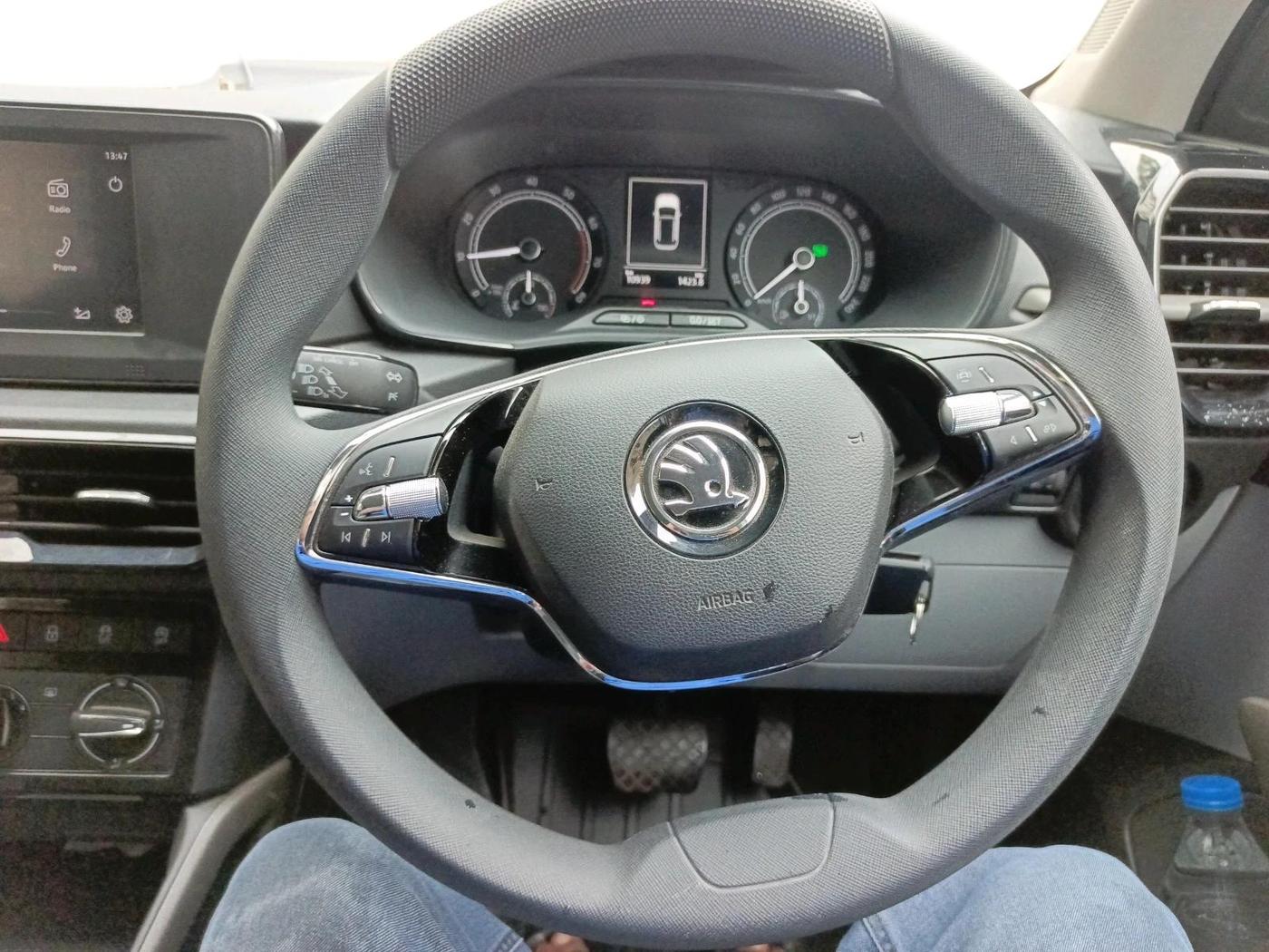 2025 Skoda Kylaq Signature AT, Petrol, Automatic, 10,944 km, interior