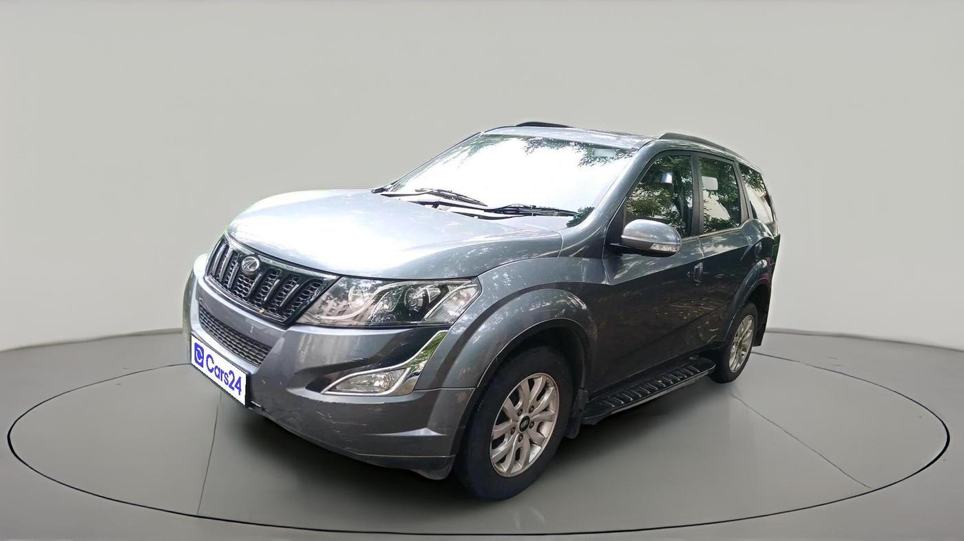 2017 Mahindra XUV500 W10 AT, Diesel, Automatic, 61,920 km, exterior