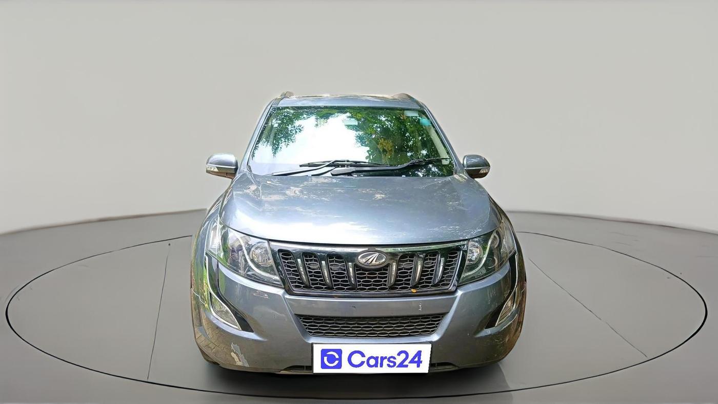 2017 Mahindra XUV500 W10 AT, Diesel, Automatic, 61,920 km, exterior