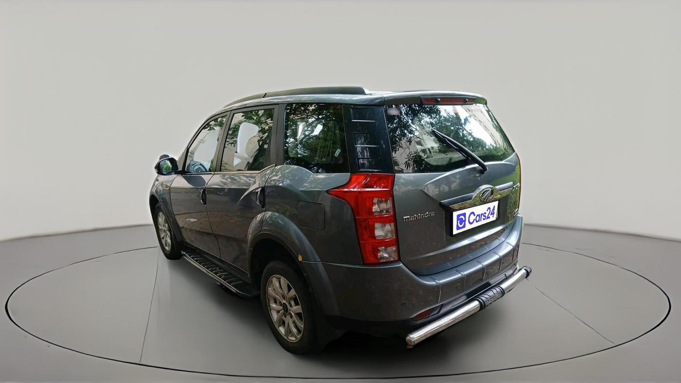 2017 Mahindra XUV500 W10 AT, Diesel, Automatic, 61,920 km, exterior