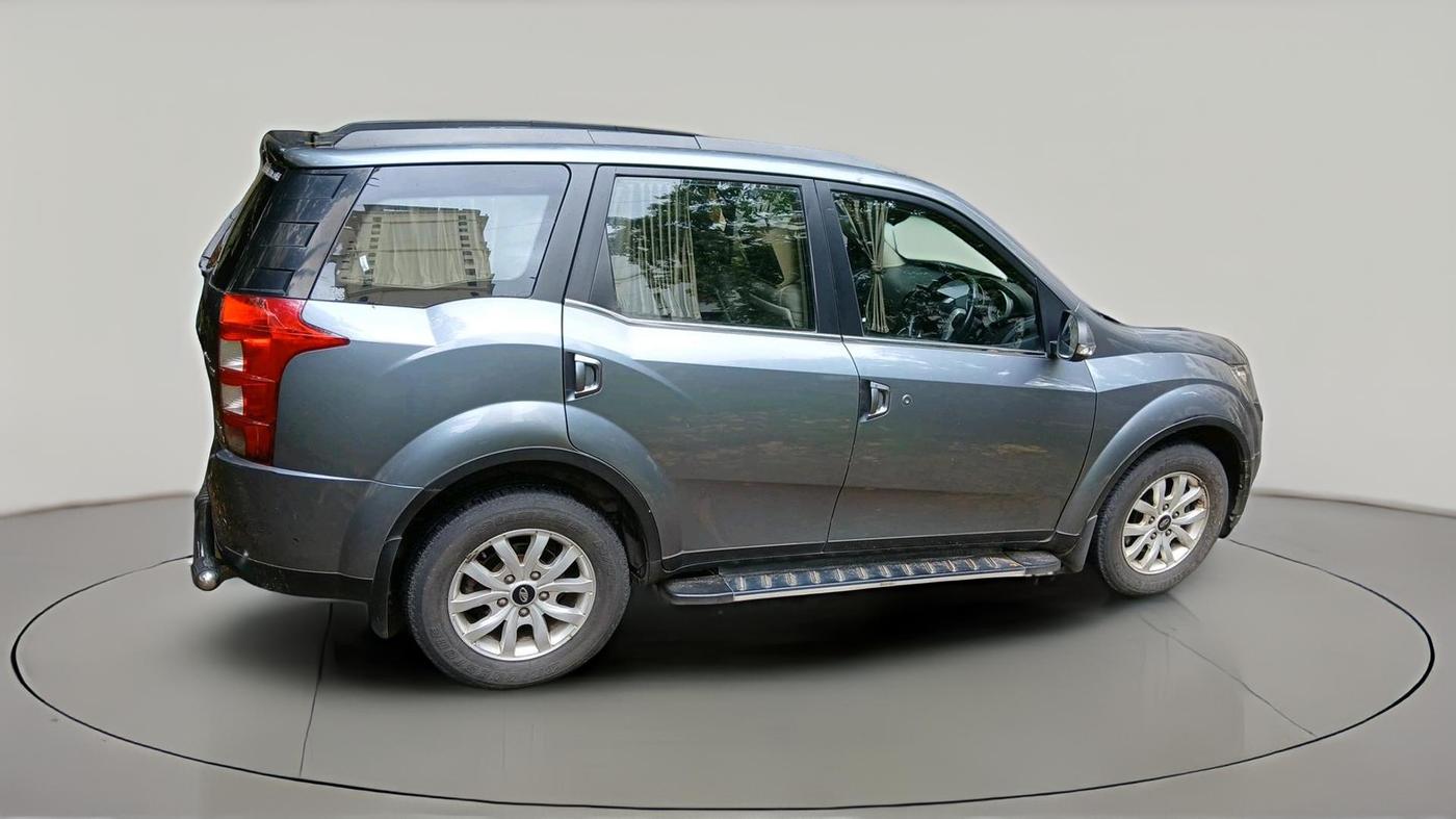 2017 Mahindra XUV500 W10 AT, Diesel, Automatic, 61,920 km, exterior