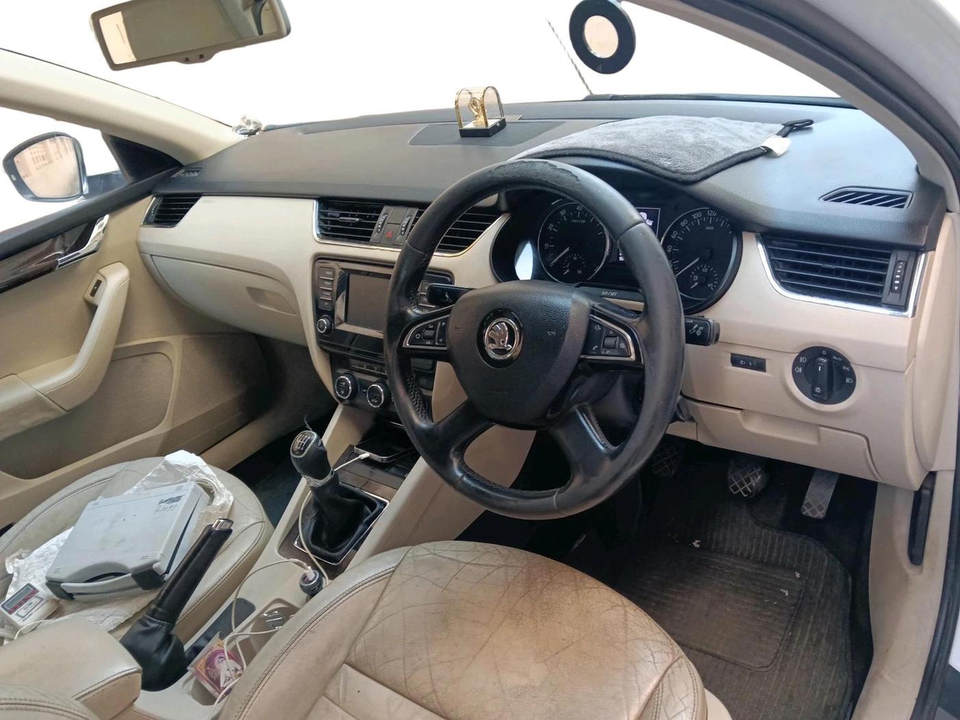 2014 Skoda Octavia AMBITION 1.4 TSI, Petrol, Manual, 90,140 km, interior