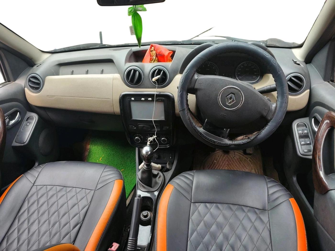 2013 Renault Duster 110 PS RXZ DIESEL, Diesel, Manual, 1,38,941 km, interior
