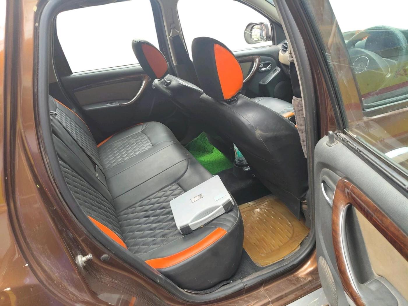 2013 Renault Duster 110 PS RXZ DIESEL, Diesel, Manual, 1,38,941 km, interior