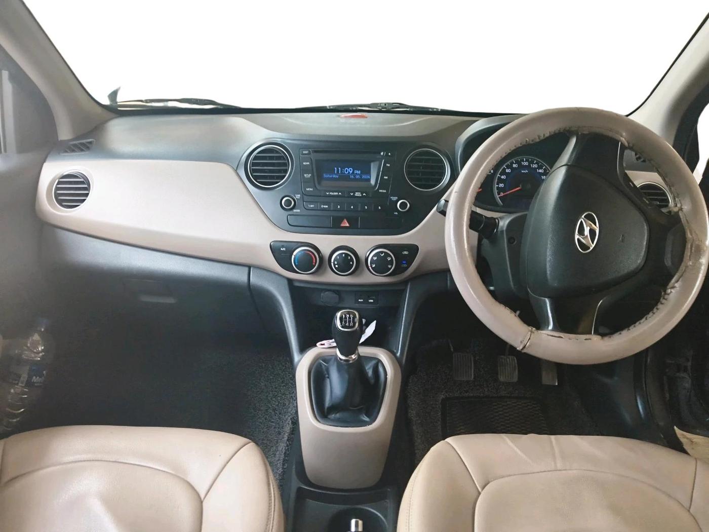 2014 Hyundai Grand i10 SPORTZ 1.2 KAPPA VTVT, CNG, Manual, 91,920 km, interior