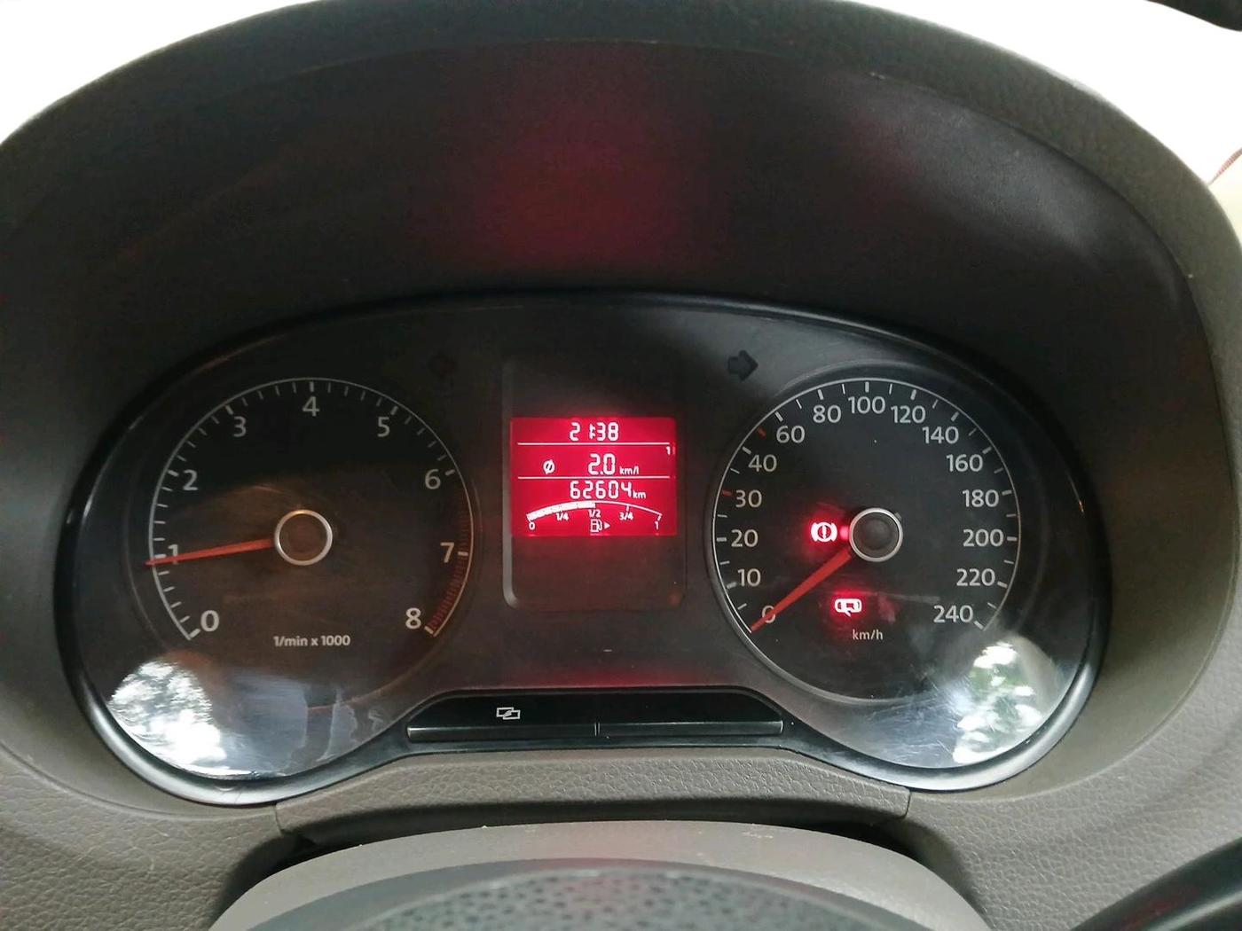2011 Volkswagen Vento HIGHLINE 1.6 MPI, Petrol, Manual, 62,604 km, interior