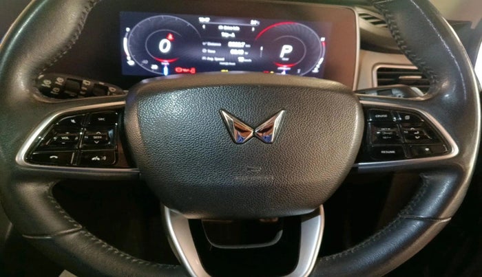 2022 Mahindra XUV700 AX 7 LUXURY D AT 7 STR, Diesel, Automatic, 85,127 km, interior