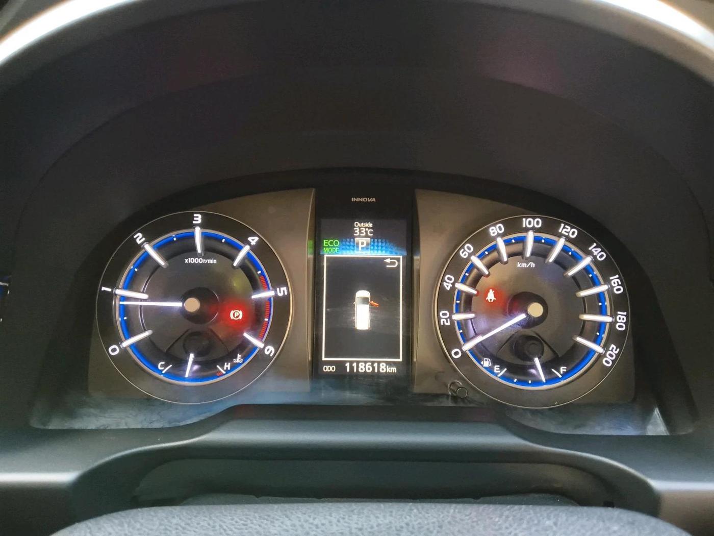 2017 Toyota Innova Crysta 2.8 ZX AT 7 STR, Diesel, Automatic, 1,18,618 km, interior