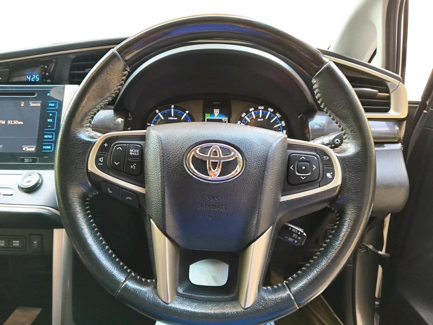 2017 Toyota Innova Crysta 2.8 ZX AT 7 STR, Diesel, Automatic, 1,18,618 km, interior