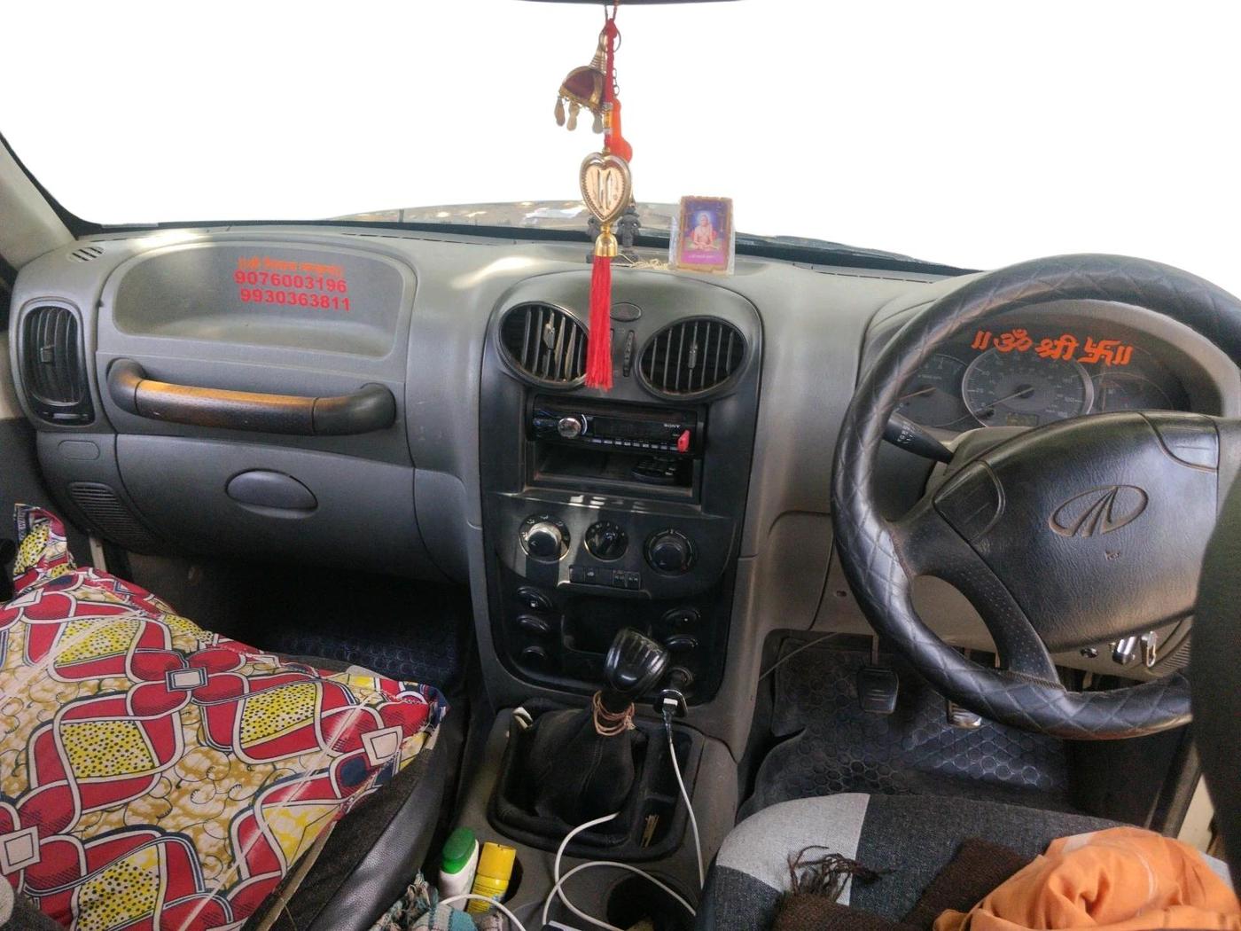 2011 Mahindra Scorpio EX M2DI, Diesel, Manual, 2,76,824 km, interior
