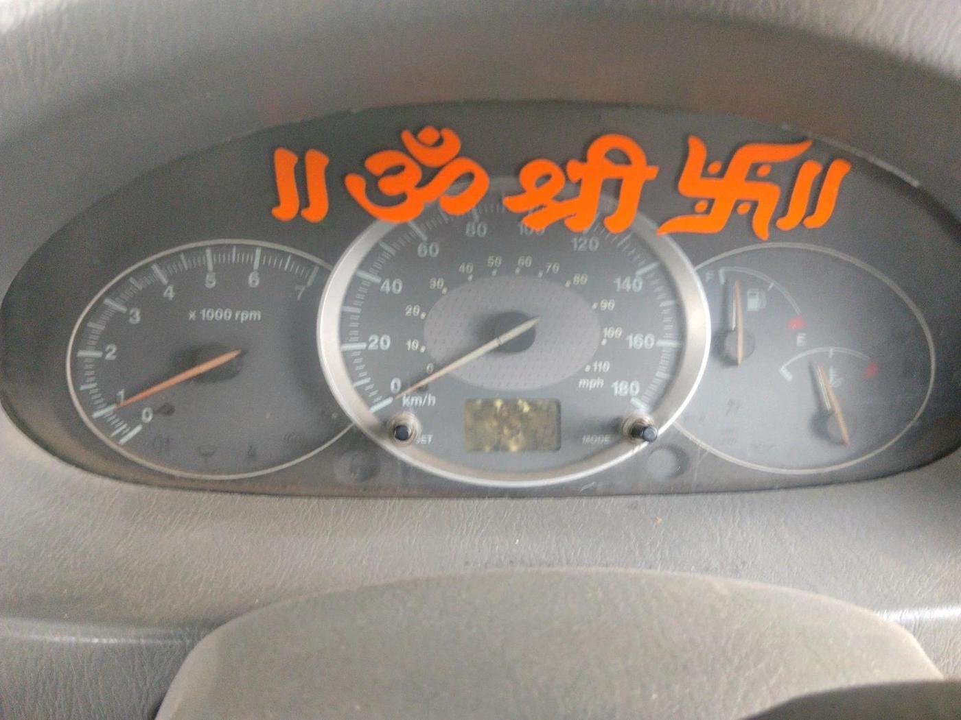 2011 Mahindra Scorpio EX M2DI, Diesel, Manual, 2,76,824 km, interior