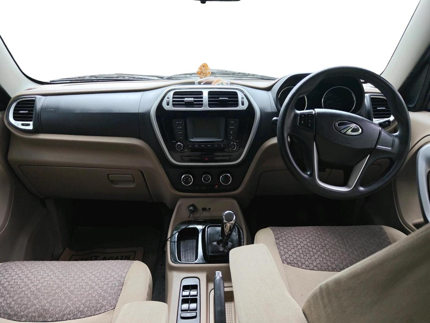 2016 Mahindra TUV300 T8 AMT, Diesel, Automatic, 39,383 km, interior