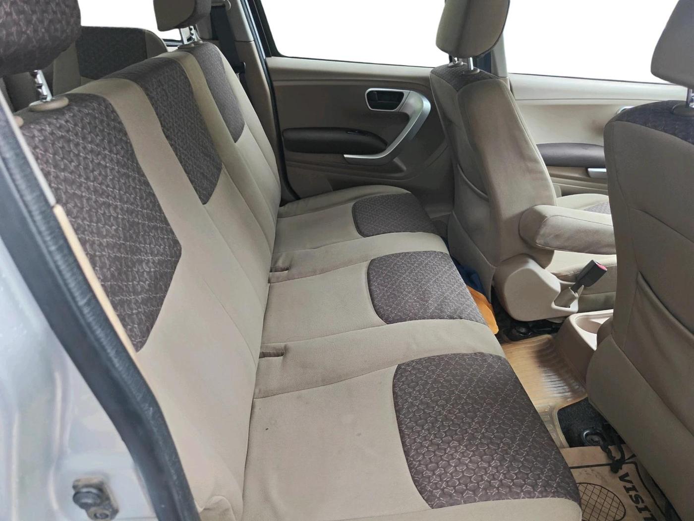 2016 Mahindra TUV300 T8 AMT, Diesel, Automatic, 39,383 km, interior